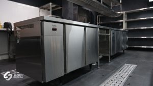 Explore industrial kitchen design trends 2025