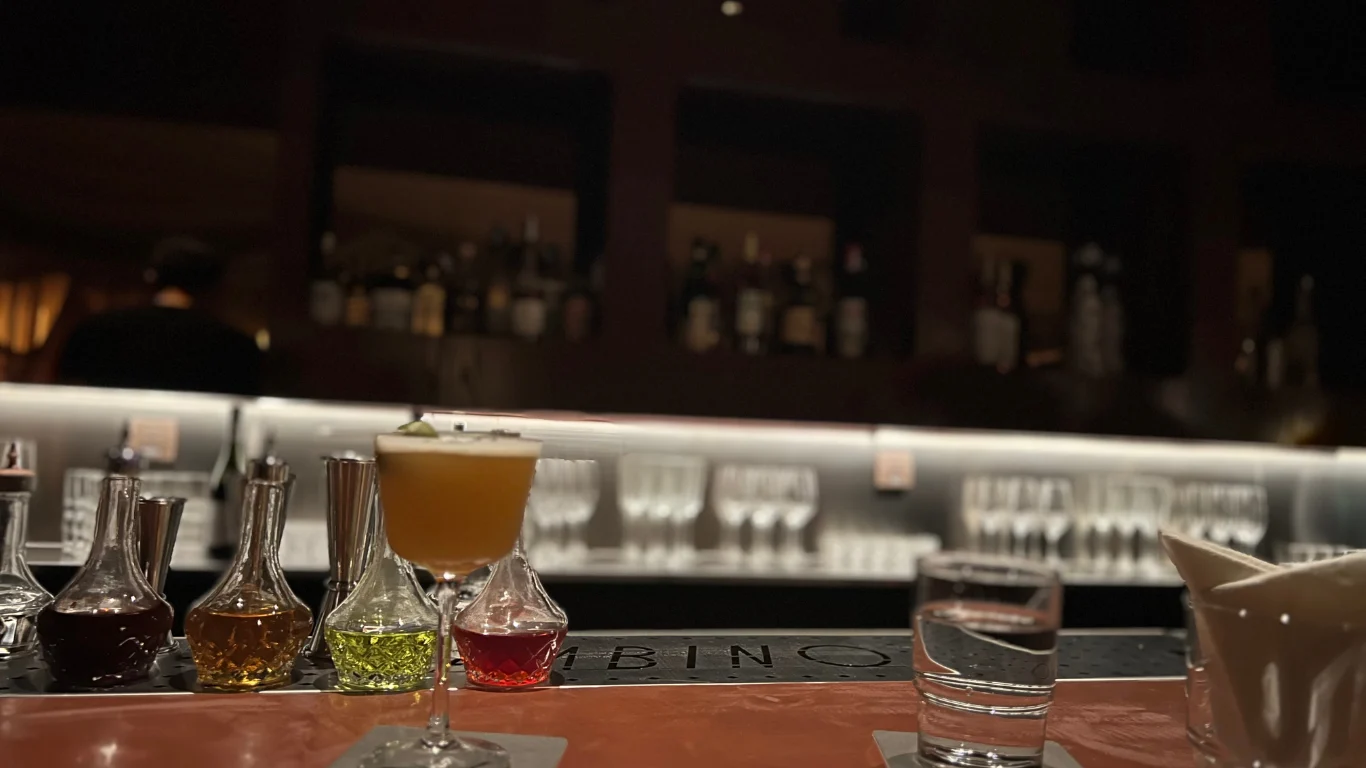 Làm thế nào để chọn máy pha chế phù hợp với quầy bar của bạn