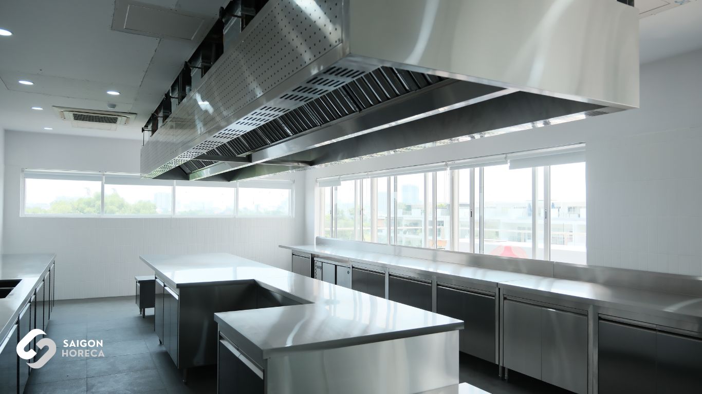 Layout bếp nhà hàng: vì sao 1 mét sai vị trí có thể khiến quy trình chậm 30%?