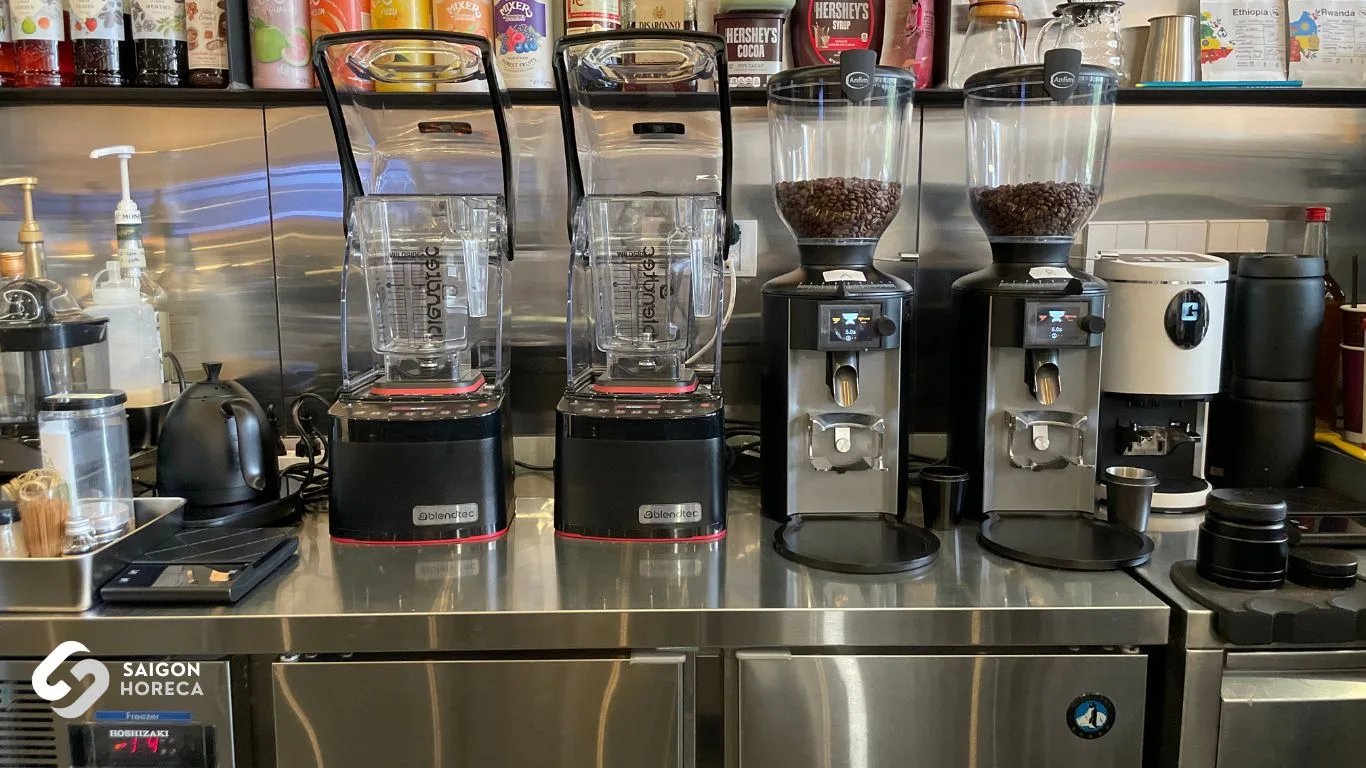Hệ quầy beverage counter và hệ lạnh Hoshizaki shophouse