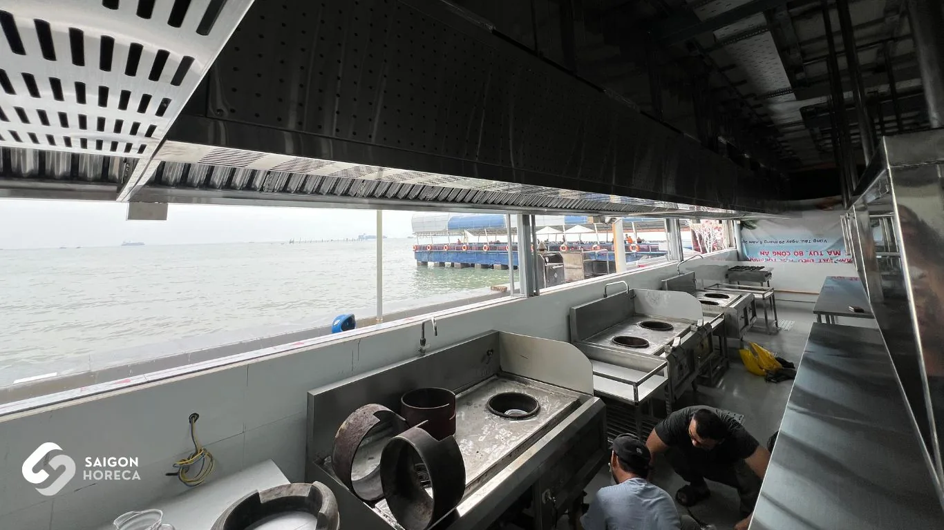 Gian bếp hướng biển tối ưu thoát nhiệt