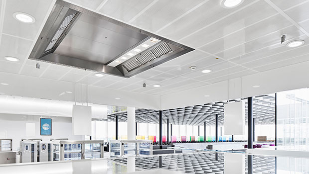 Trần Thông Gió Bếp Công Nghiệp HSC – Design “bandraster” (flat healds) metal ceiling for applications with strong hygiene demands Halton